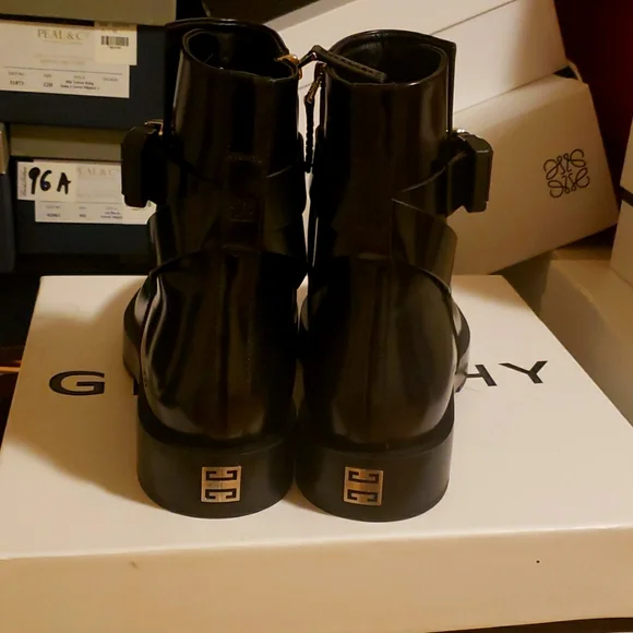 Givenchy boot - Picture 3 of 11